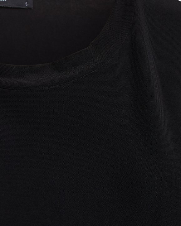 Detailfoto van de mooie gladde stof van Sisters Point Low-A T-shirt  Zwart