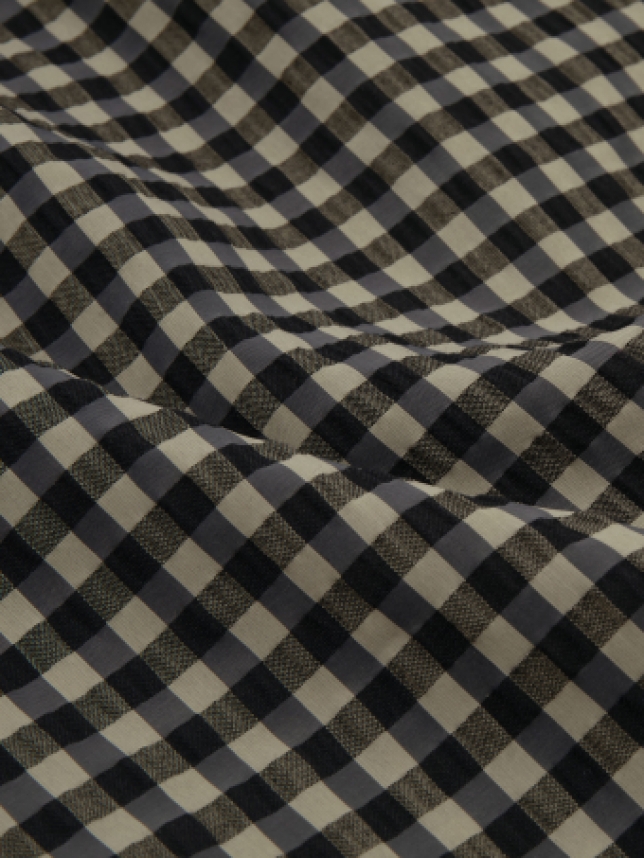 Detailfoto van de geruite print met zwart en khaki kleur van Ydence Dress Ashley Khaki check